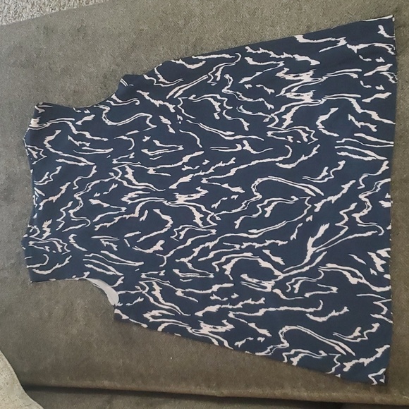 3/$15 Athleta tunic top size XS - Picture 2 of 4